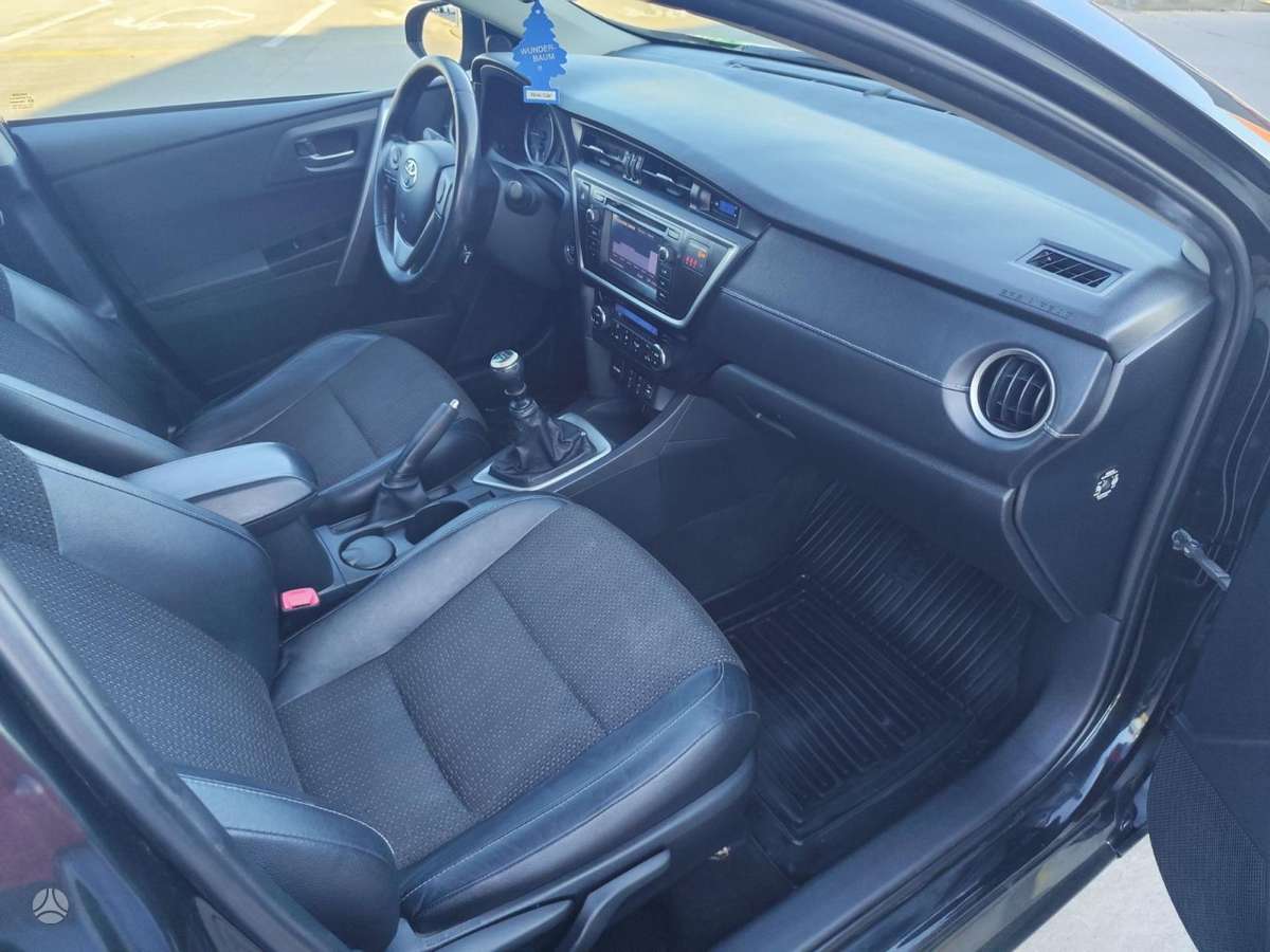 Toyota Auris, 2.0 l., hatchback