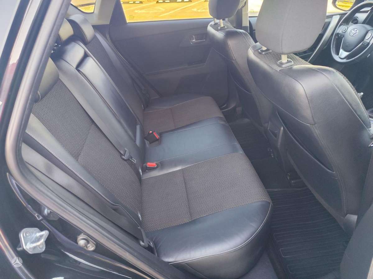 Toyota Auris, 2.0 l., hatchback