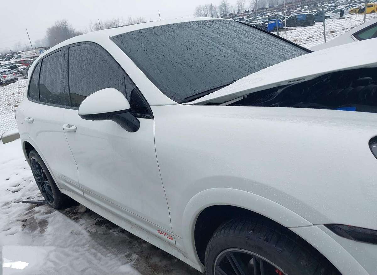 Porsche Cayenne - 2