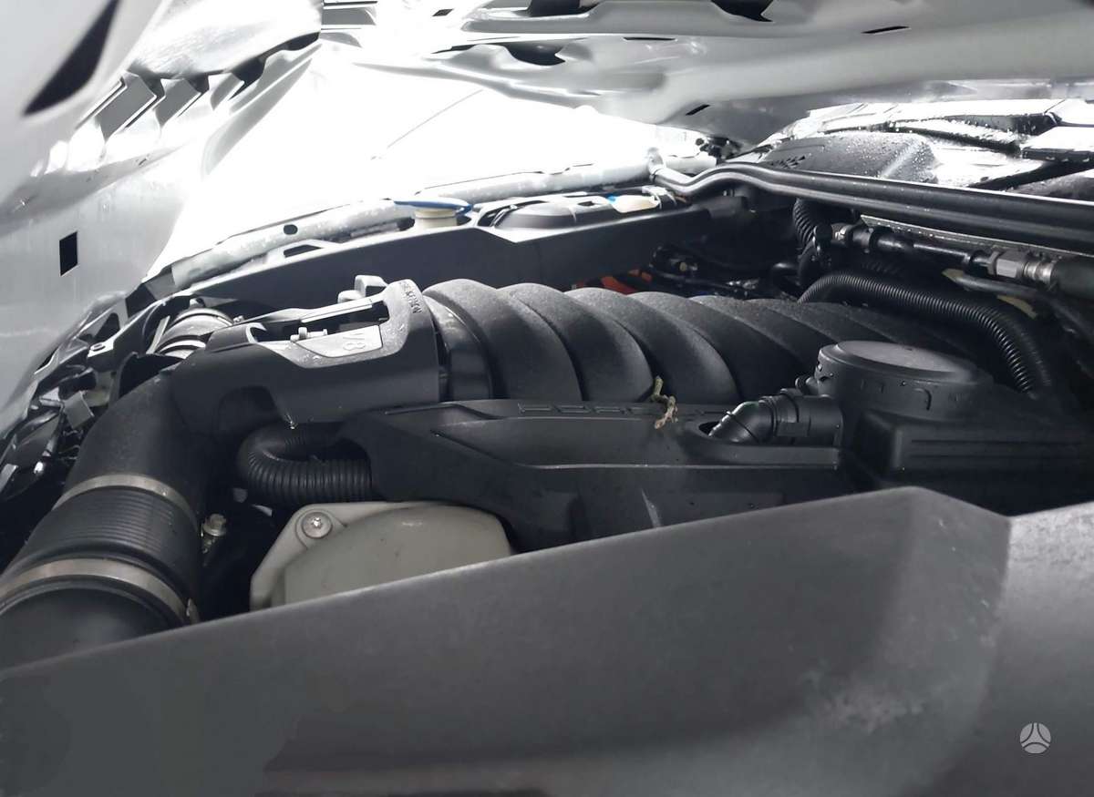Porsche Cayenne - 5