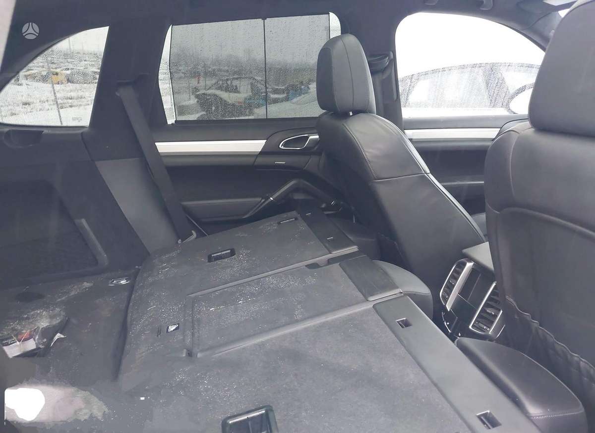 Porsche Cayenne - 6