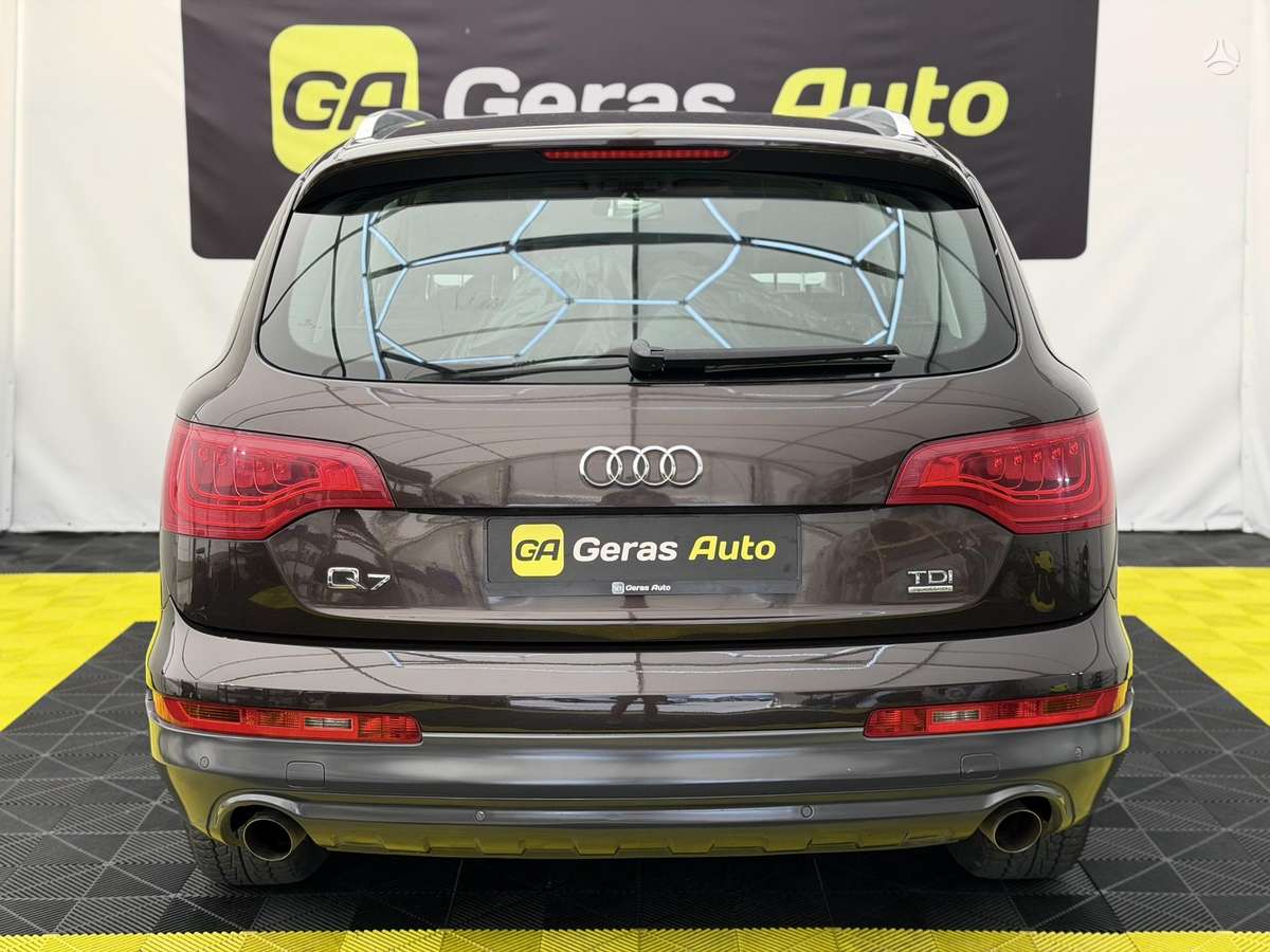 Audi Q7, 3.0 l., off-road / crossover