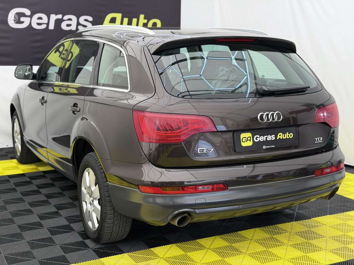 Audi Q7, 3.0 l., off-road / crossover