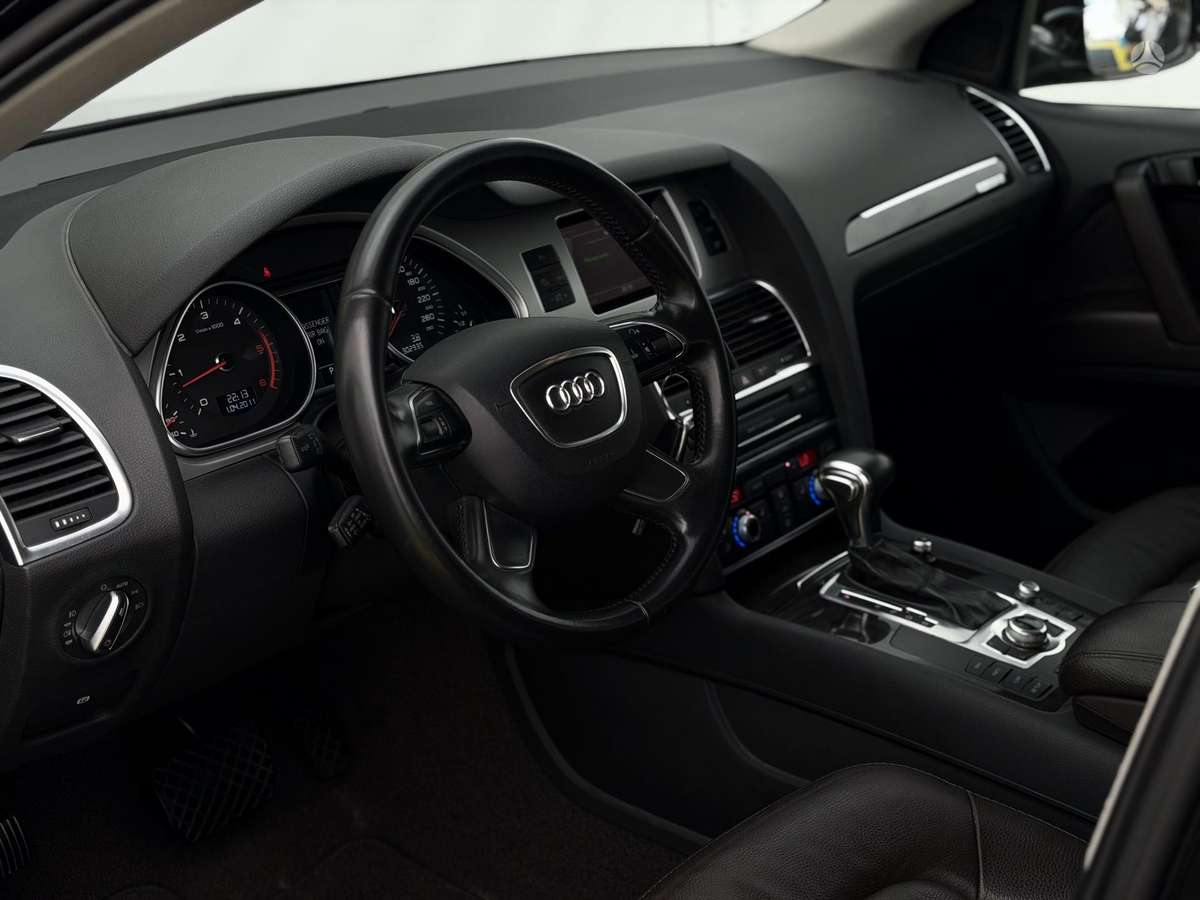 Audi Q7, 3.0 l., off-road / crossover