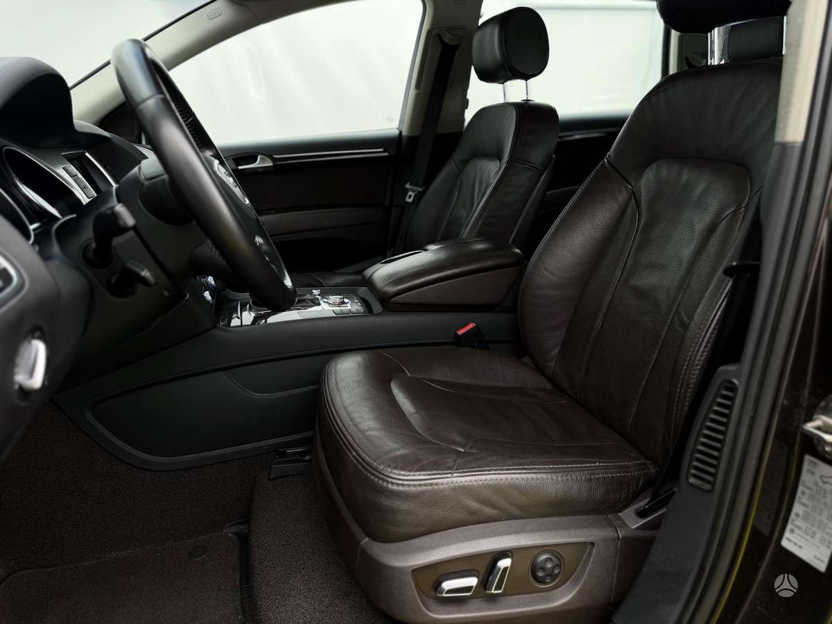 Audi Q7, 3.0 l., off-road / crossover