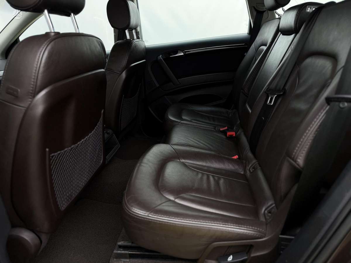 Audi Q7, 3.0 l., off-road / crossover