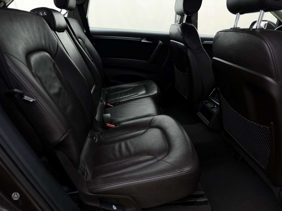 Audi Q7, 3.0 l., off-road / crossover