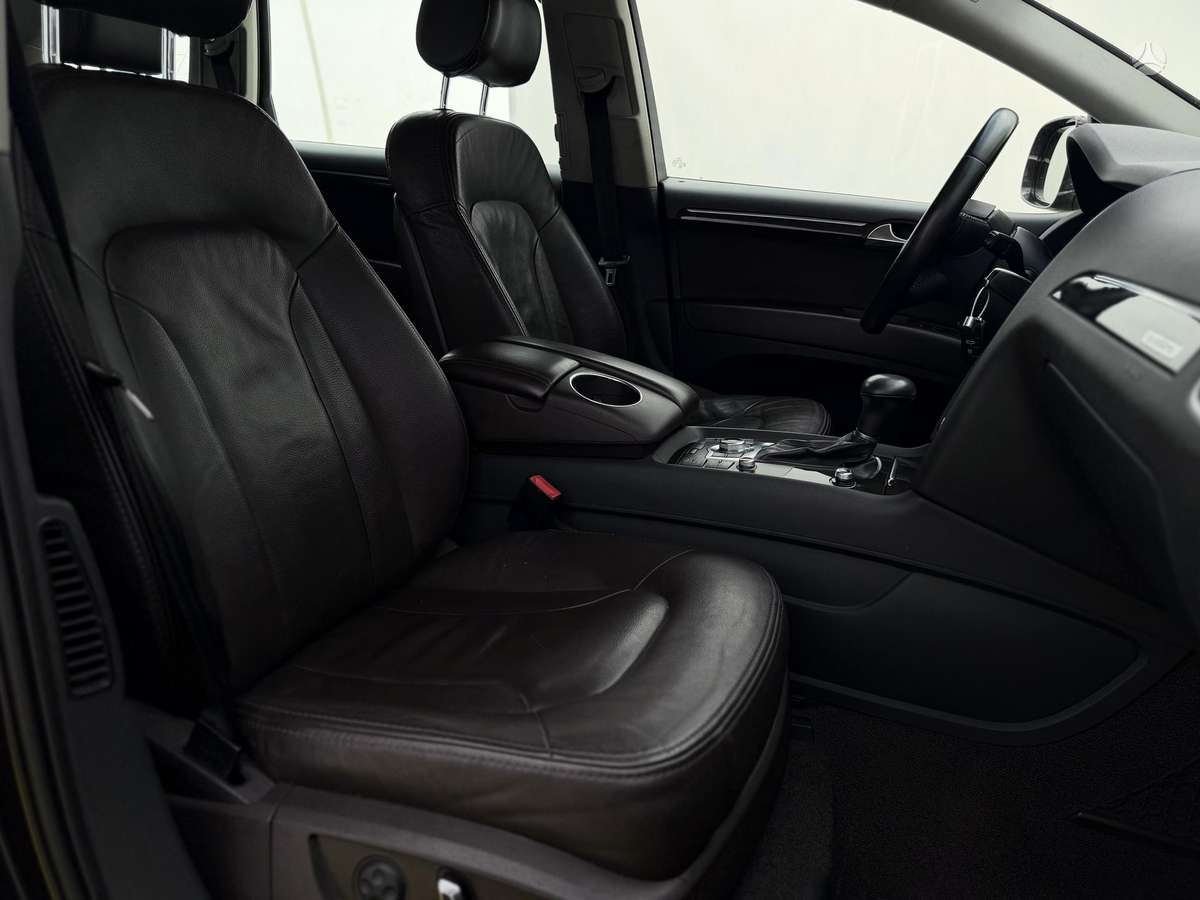 Audi Q7, 3.0 l., off-road / crossover