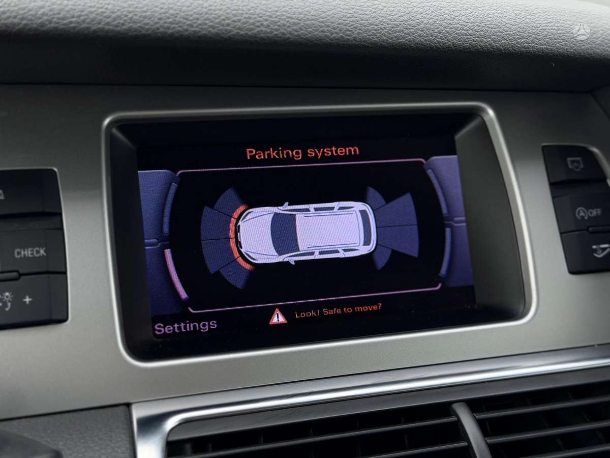 Audi Q7, 3.0 l., off-road / crossover