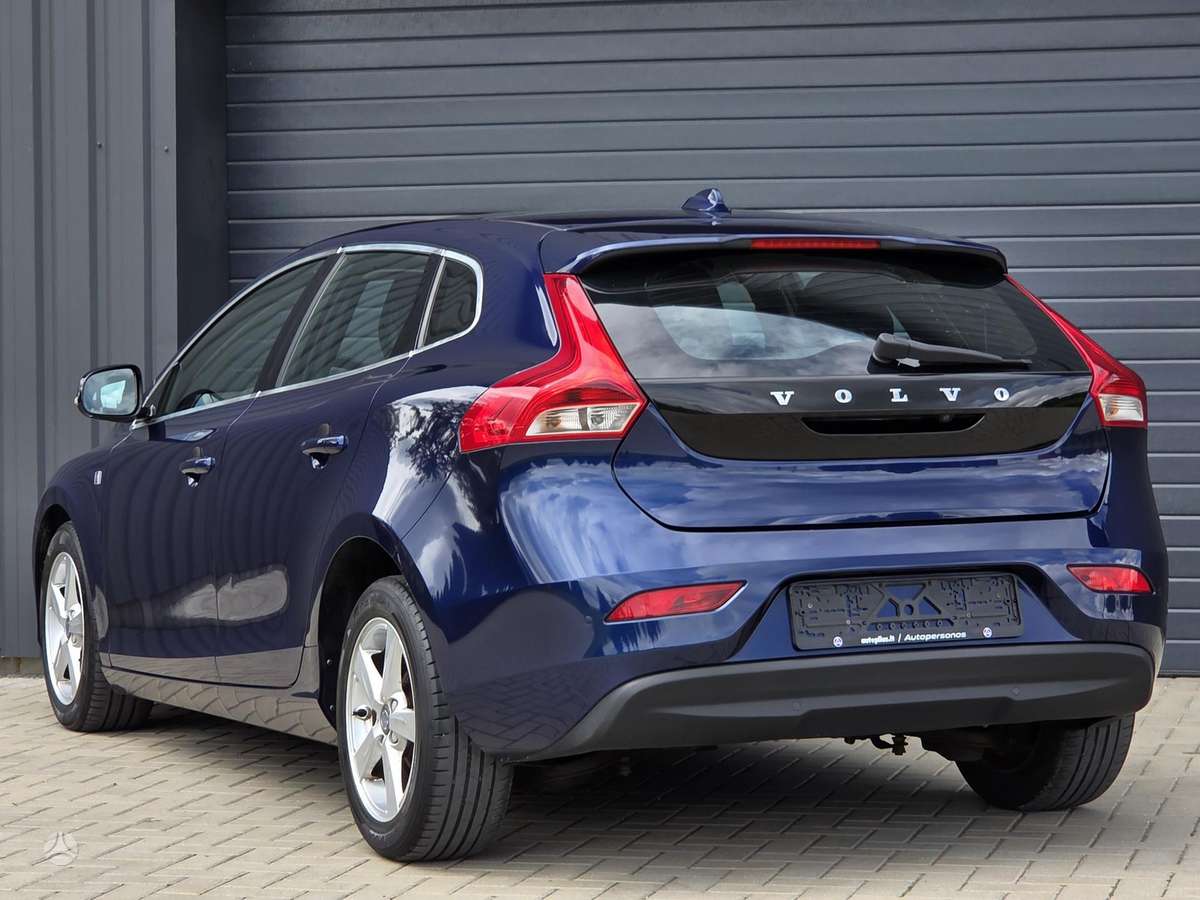 Volvo V40, 2.0 l., hatchback