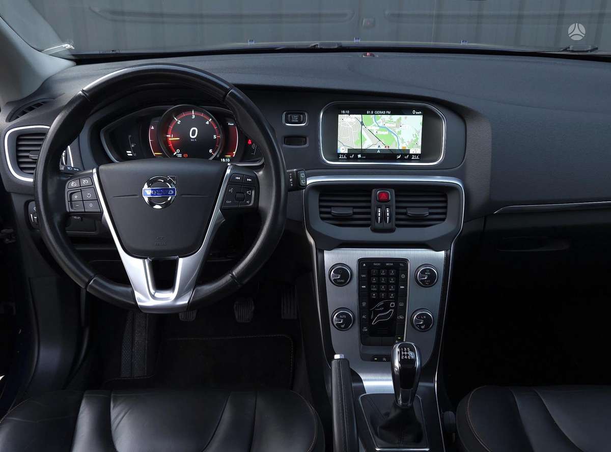 Volvo V40, 2.0 l., hatchback