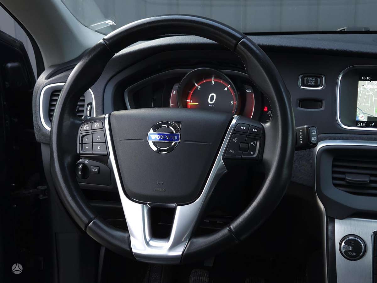 Volvo V40, 2.0 l., hatchback