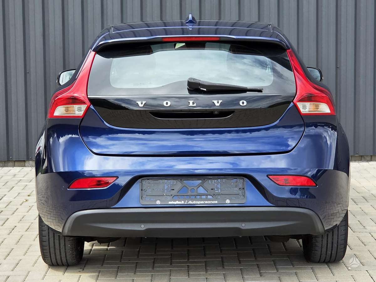 Volvo V40, 2.0 l., hatchback