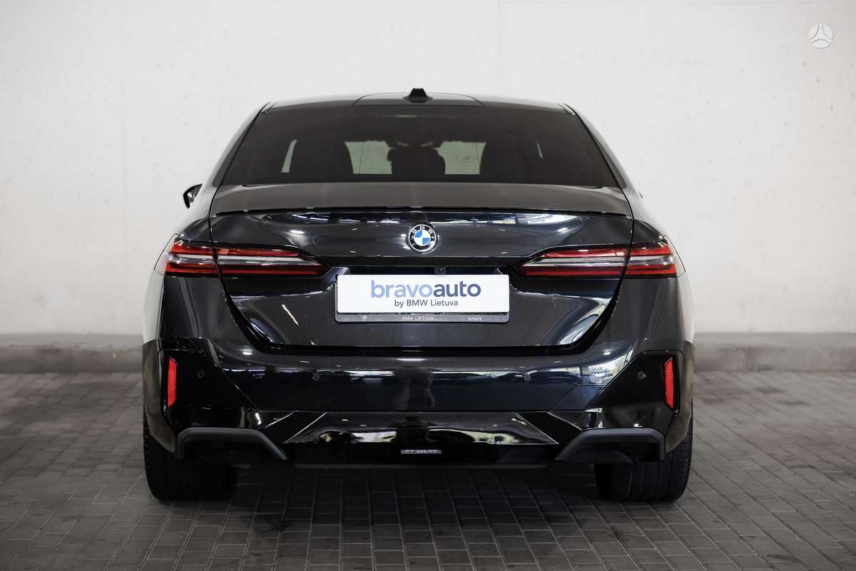 BMW 520, 2.0 l., Седан