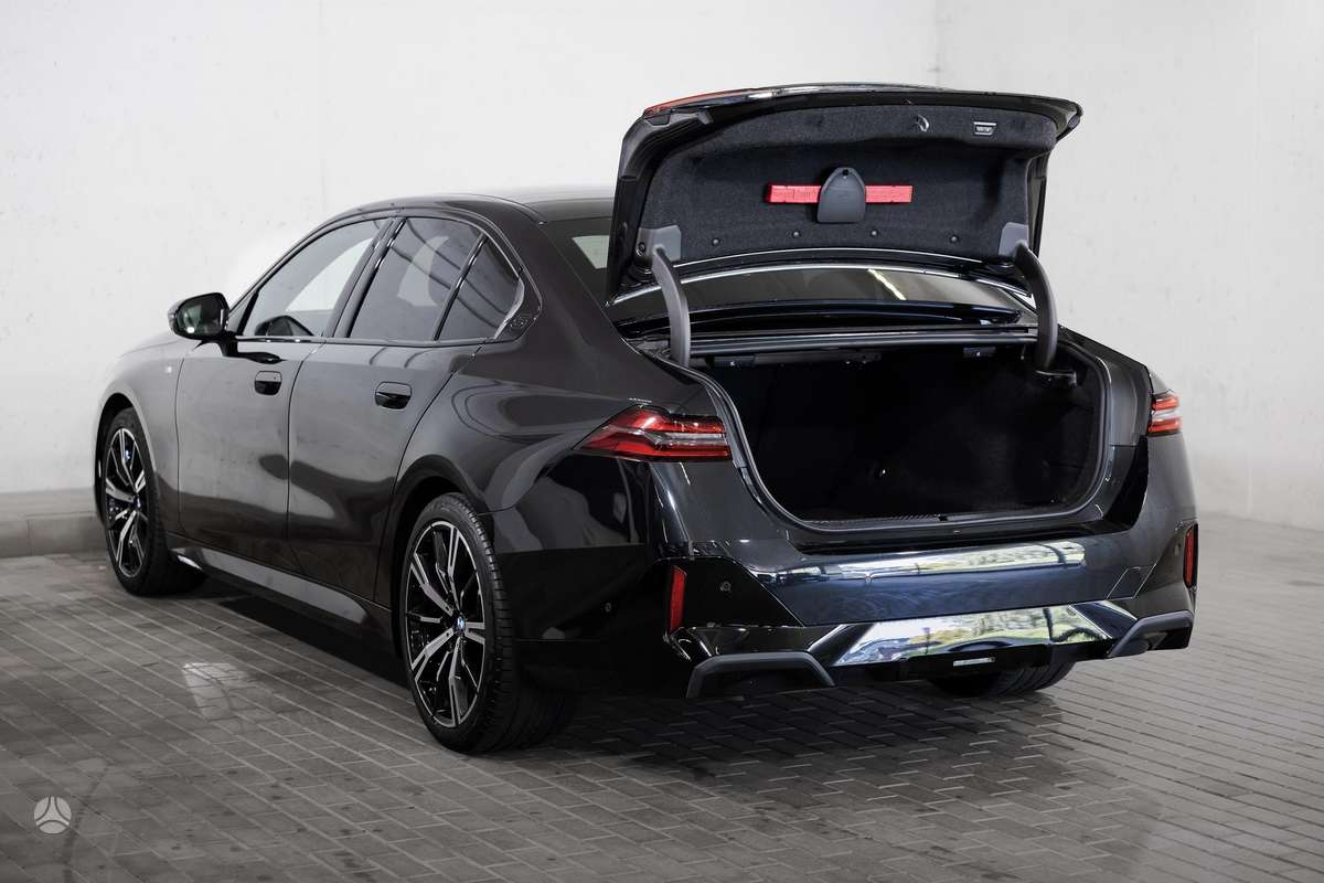 BMW 520, 2.0 l., Седан