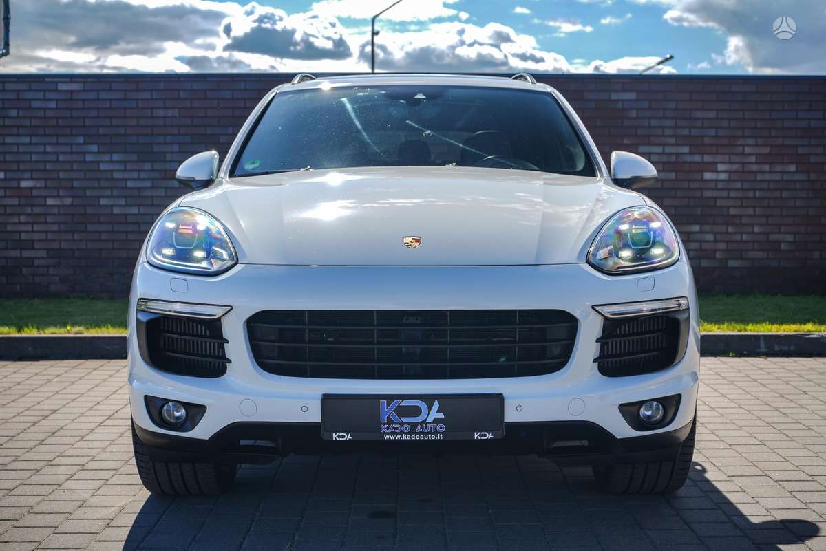Porsche Cayenne - 2