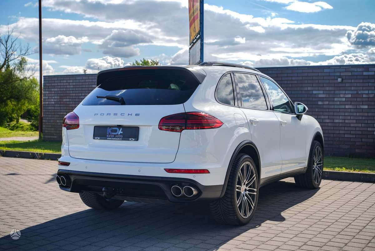 Porsche Cayenne - 8