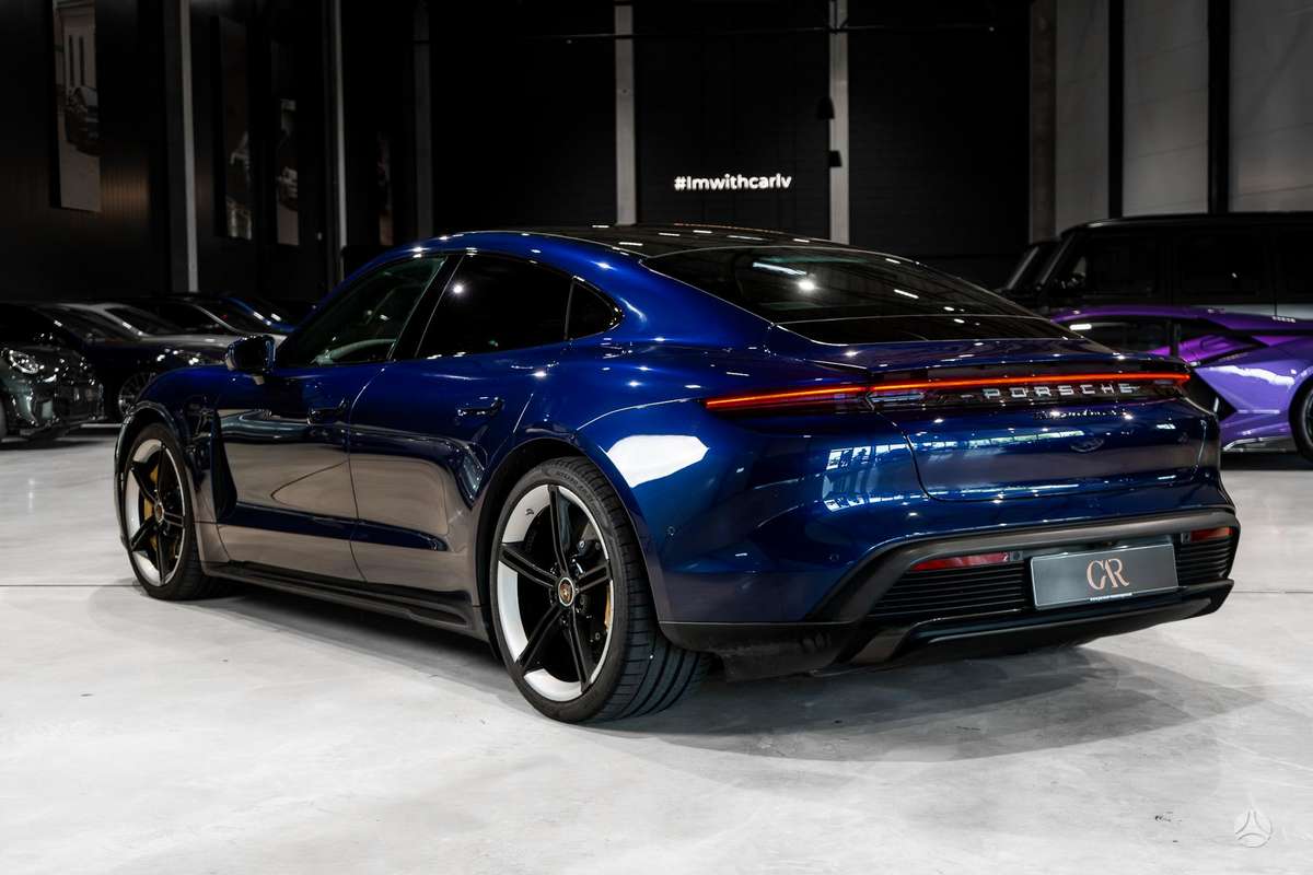 Porsche Taycan - 6