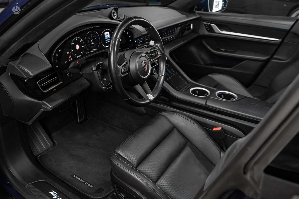 Porsche Taycan - 10