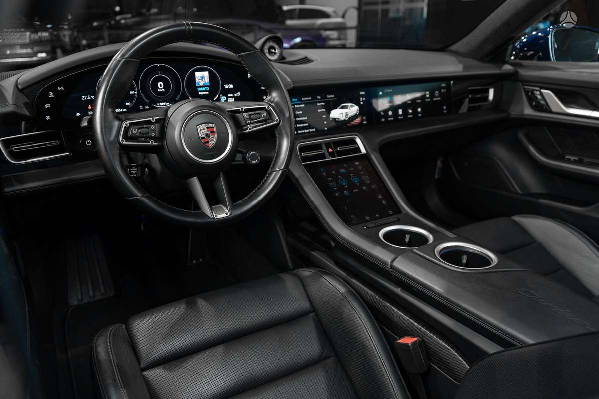 Porsche Taycan - 11