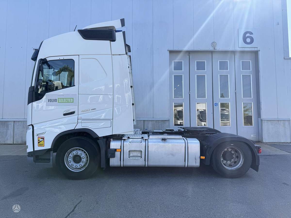 Volvo FH460TC Globetrotter, double sleeper