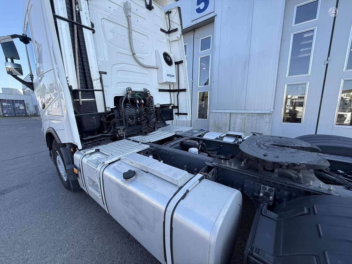 Volvo FH460TC Globetrotter, double sleeper