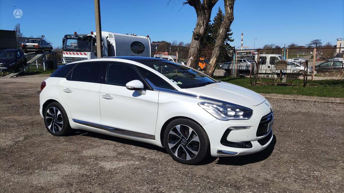 Citroen DS5, 2.0 l., hatchback