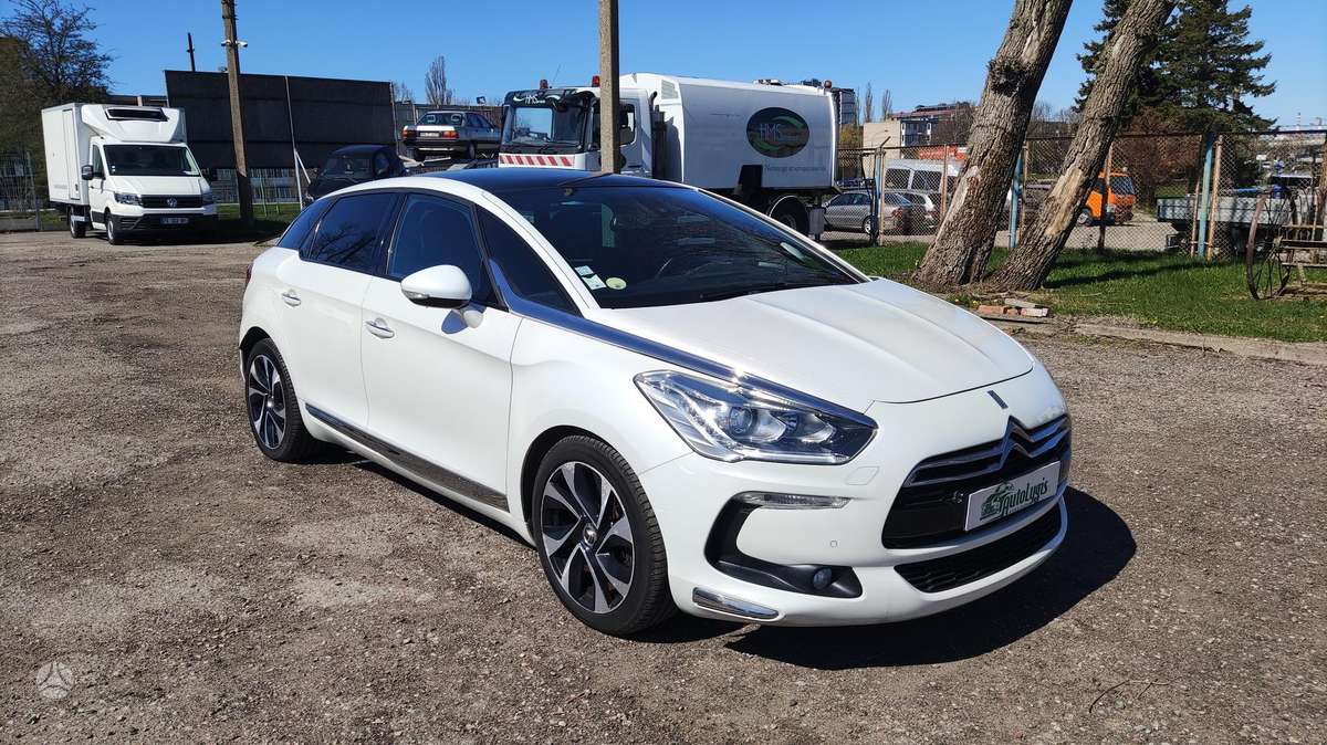 Citroen DS5, 2.0 l., hatchback