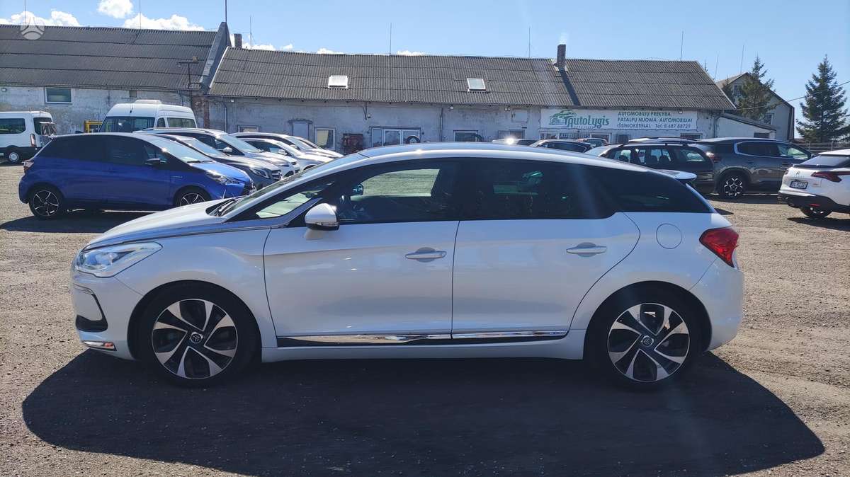 Citroen DS5, 2.0 l., Хэтчбек