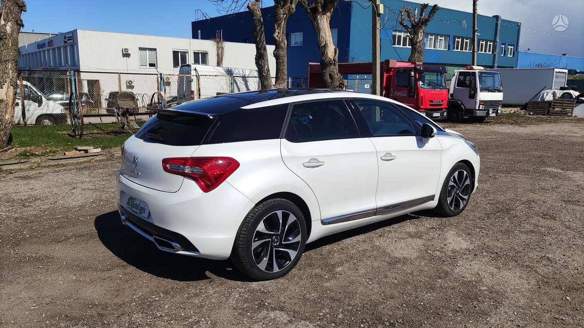 Citroen DS5, 2.0 l., hatchback