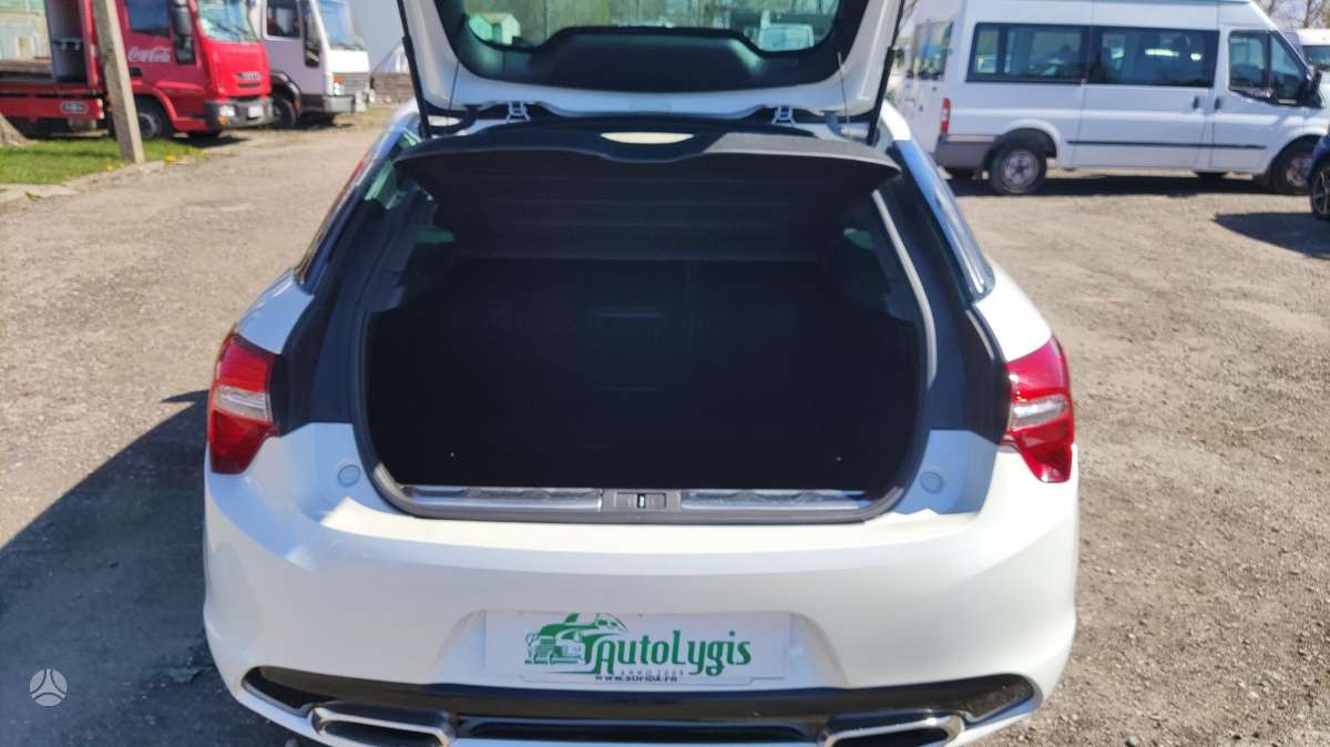 Citroen DS5, 2.0 l., hatchback