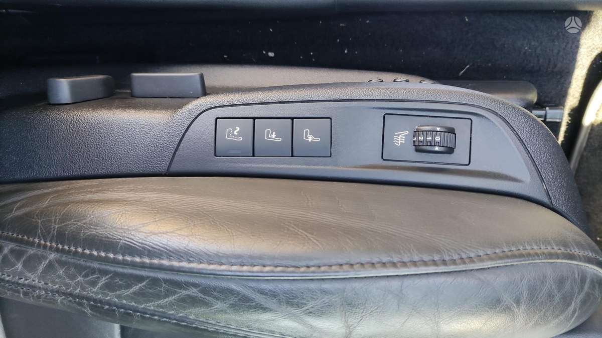 Citroen DS5, 2.0 l., hatchback