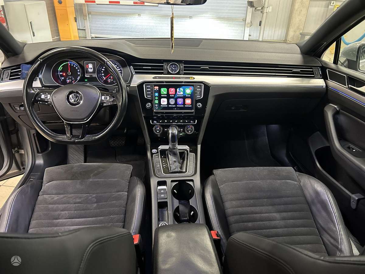 Volkswagen Passat - 8