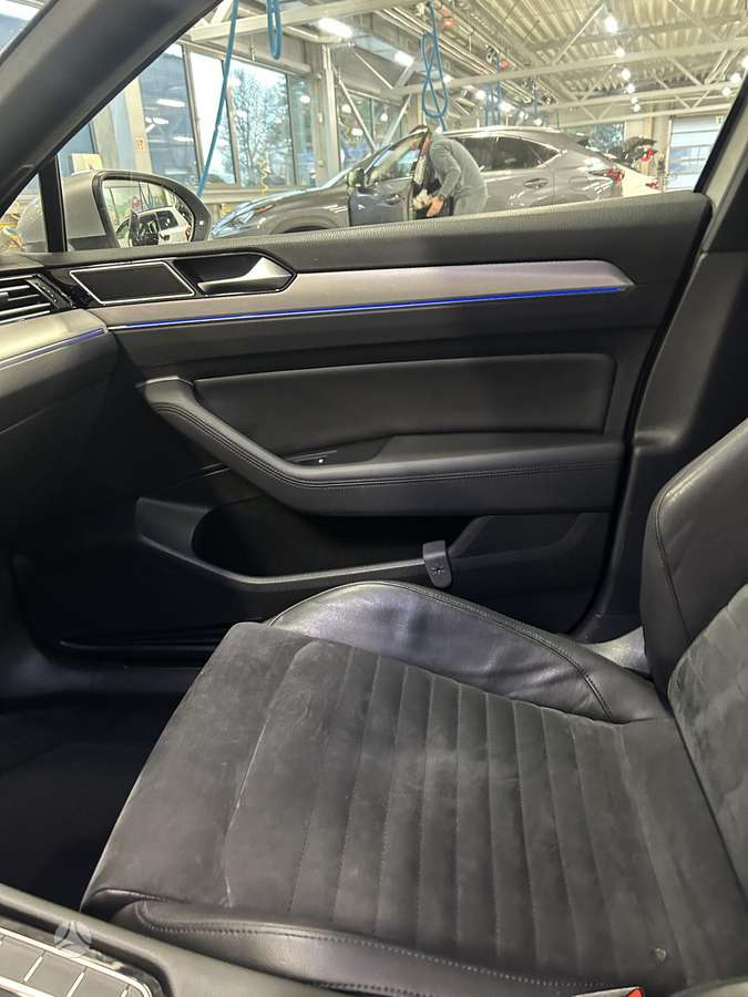 Volkswagen Passat - 10