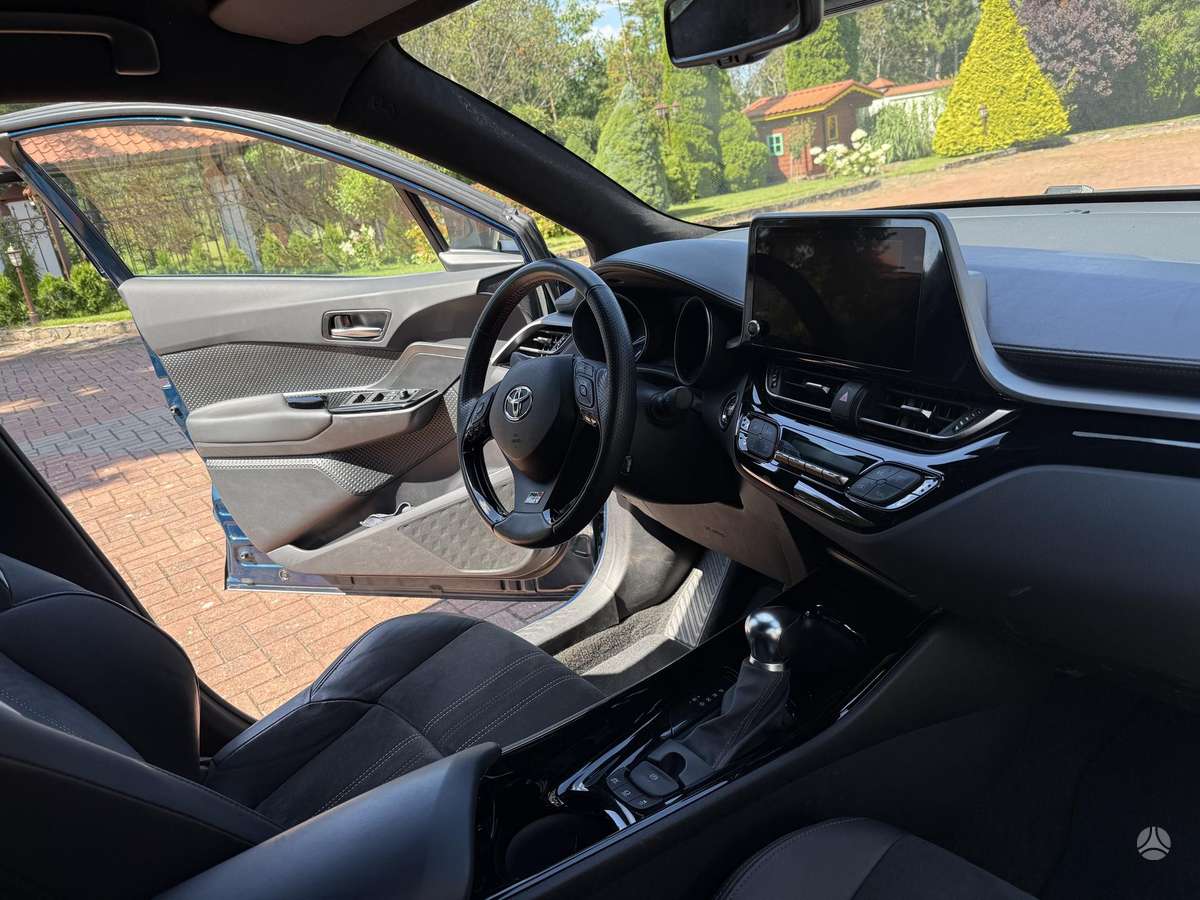 Toyota C-HR - 8