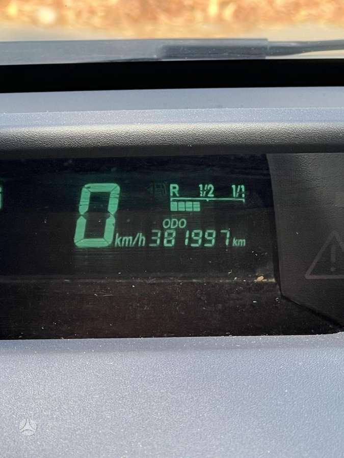 Toyota Prius - 5