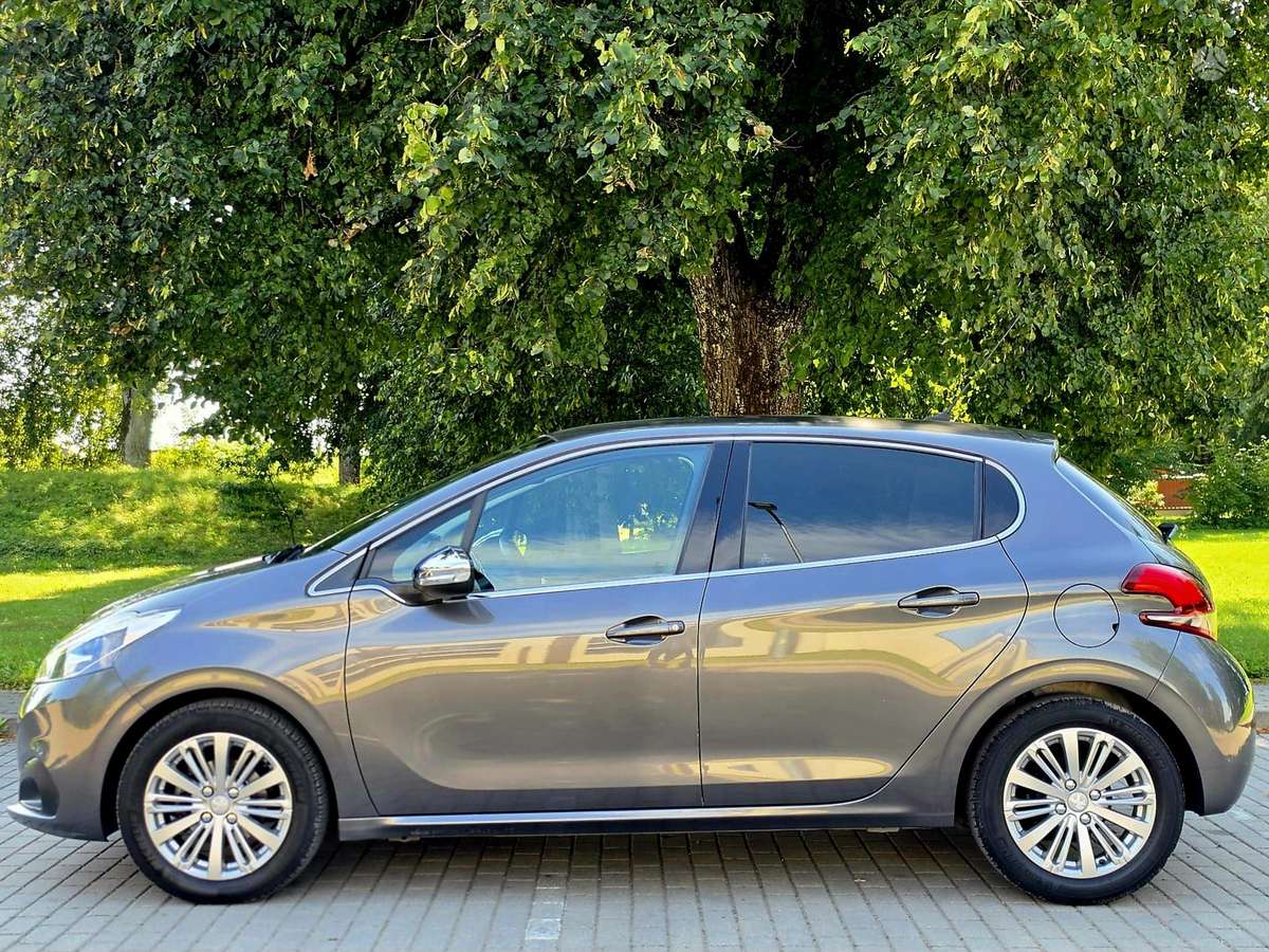 Peugeot 208, 1.2 l., Хэтчбек