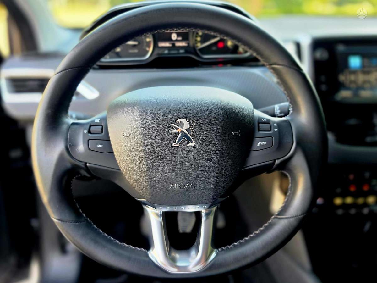 Peugeot 208, 1.2 l., Хэтчбек