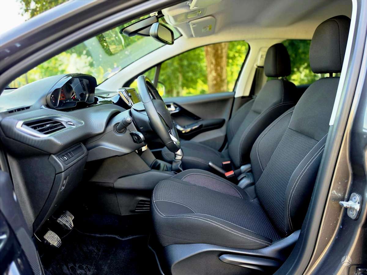 Peugeot 208, 1.2 l., Хэтчбек
