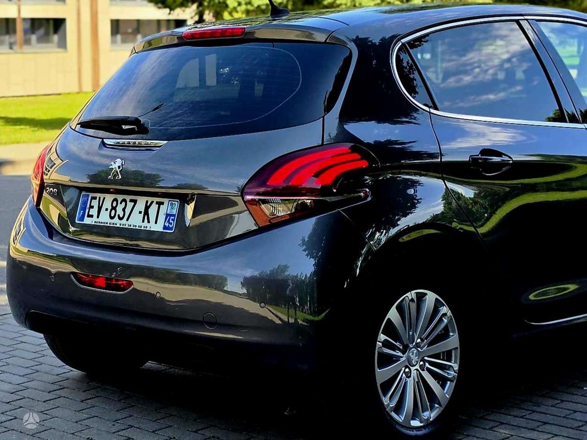 Peugeot 208, 1.2 l., Хэтчбек