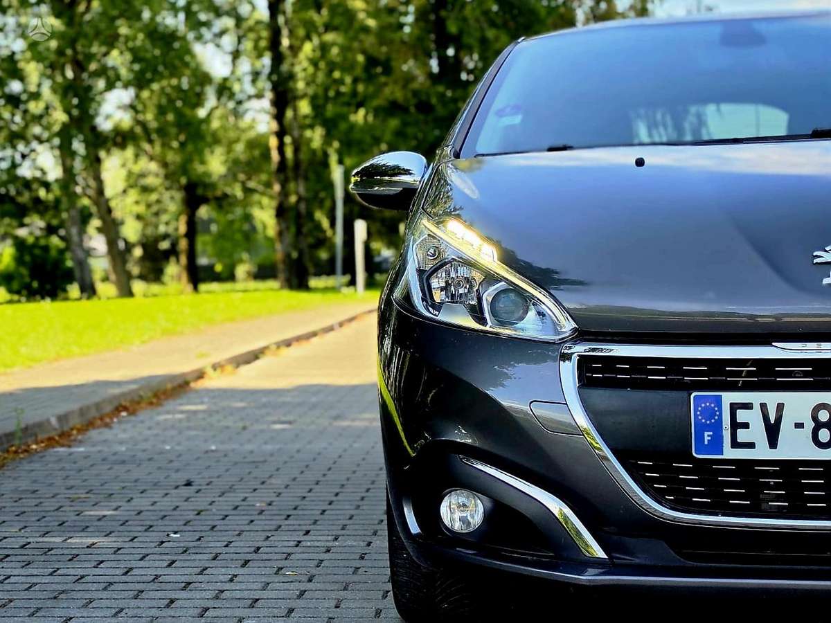 Peugeot 208, 1.2 l., Хэтчбек