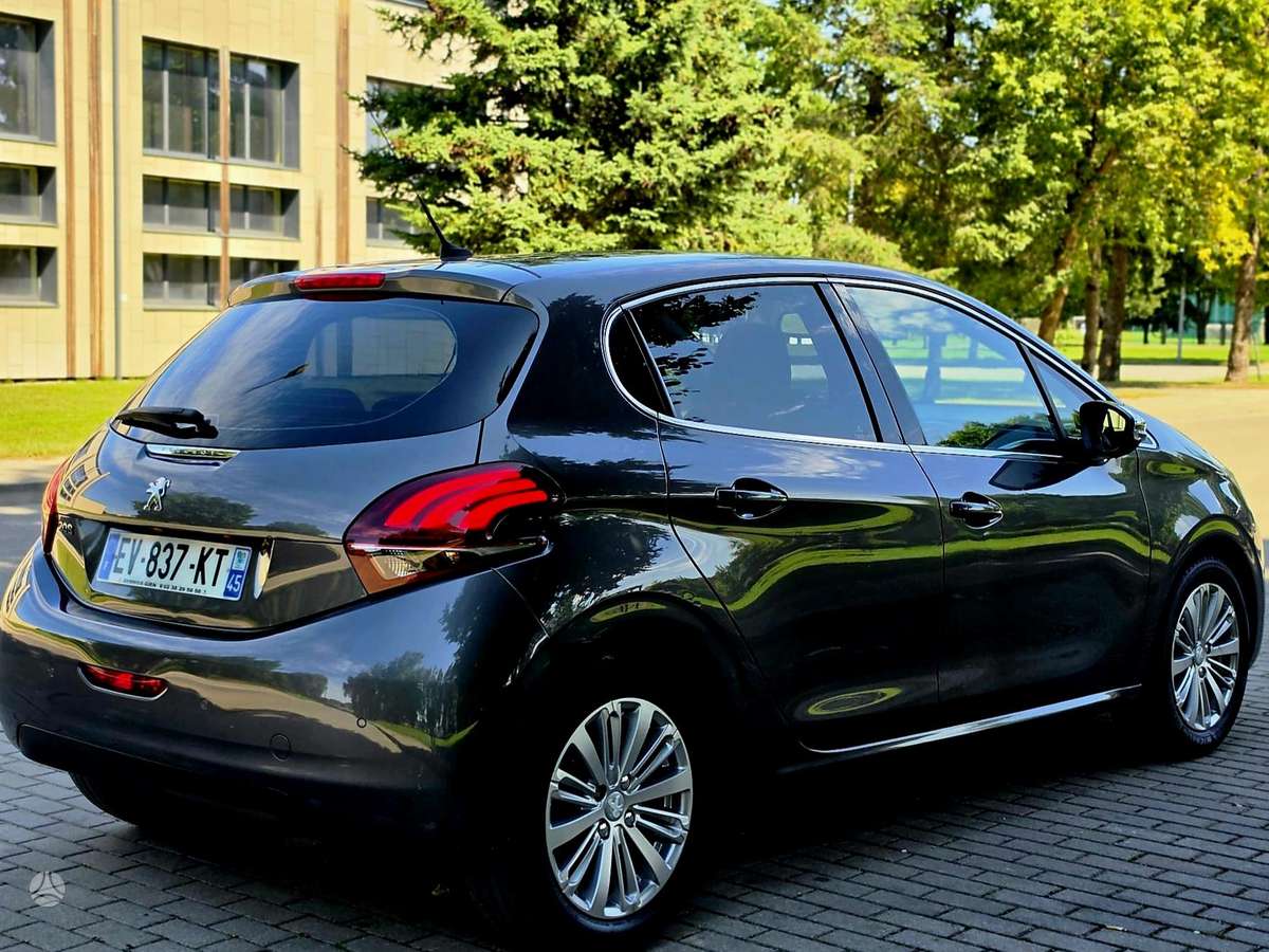 Peugeot 208, 1.2 l., Хэтчбек