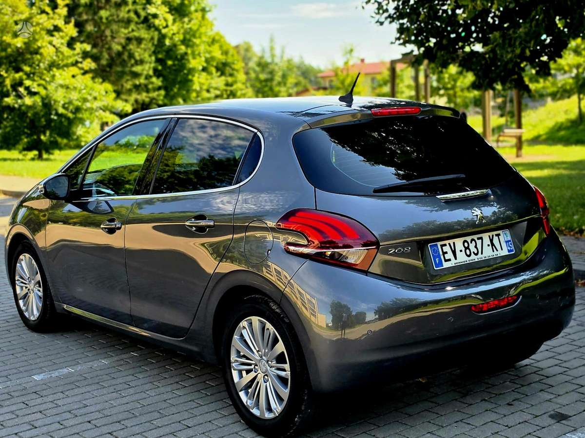 Peugeot 208, 1.2 l., Хэтчбек