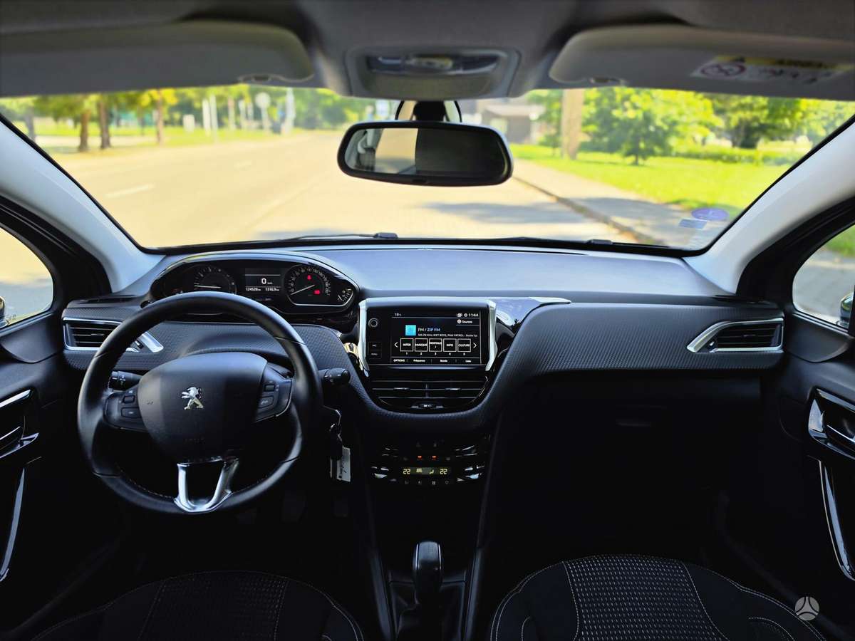 Peugeot 208, 1.2 l., Хэтчбек