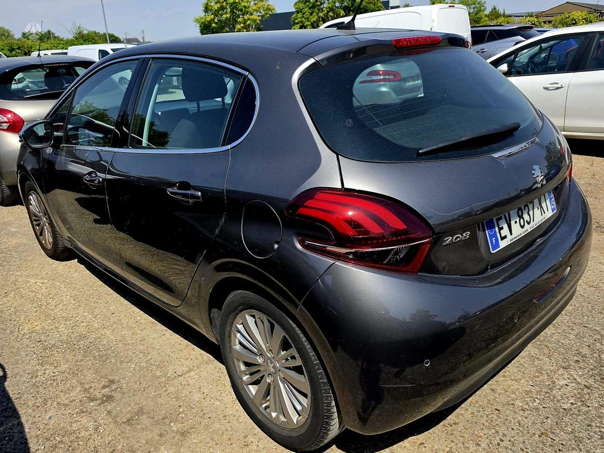 Peugeot 208, 1.2 l., Хэтчбек