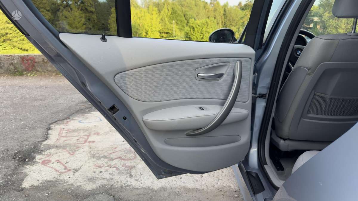 BMW 116, 2.0 l., hatchback