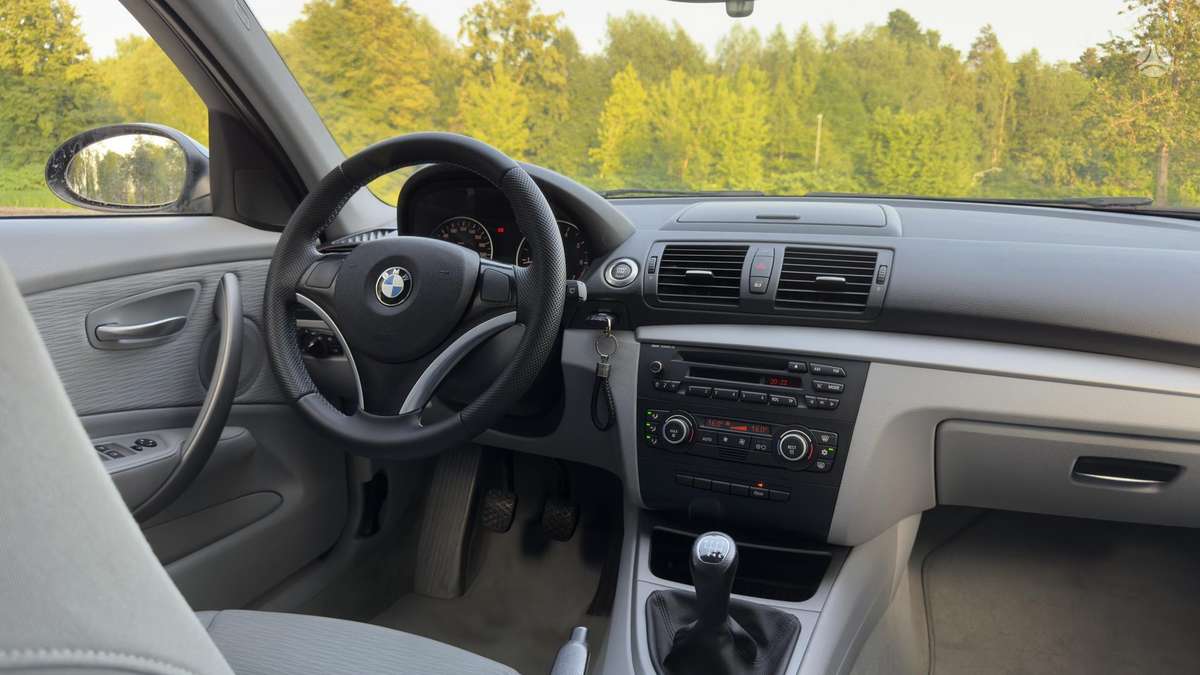 BMW 116, 2.0 l., hatchback