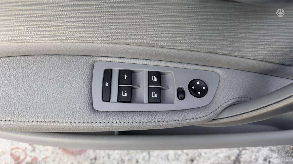 BMW 116, 2.0 l., hatchback