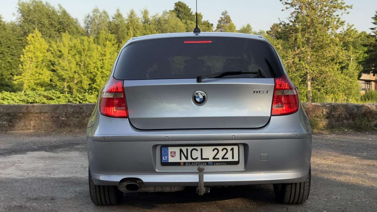 BMW 116, 2.0 l., hatchback