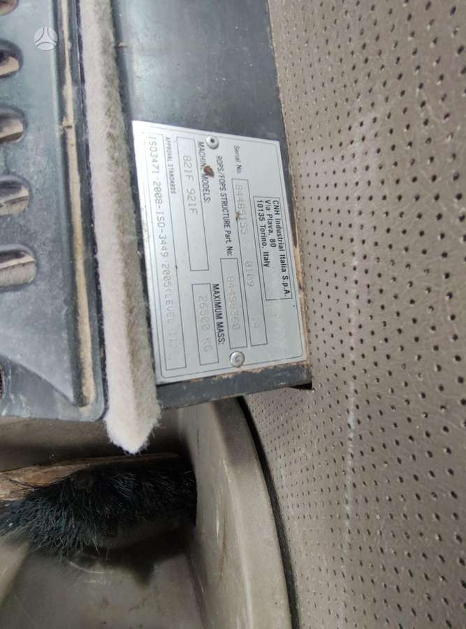 Case 821F, фронтальные погрузчики
